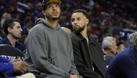 开云APP-包含从深圳男篮围绕NBA季后赛战术微调到AC米兰赛前调整名单，库里连续三场比赛得分超过连败的词条